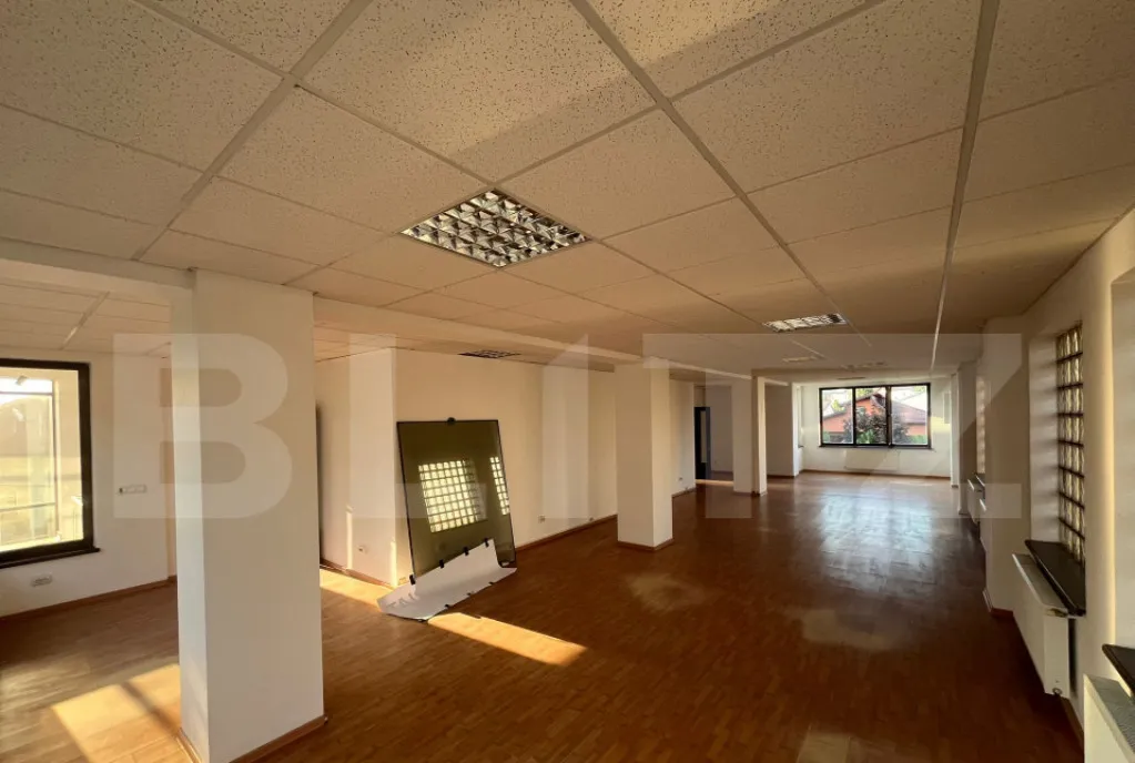 Cladire multifunctionala de inchiriat 600 mp zona