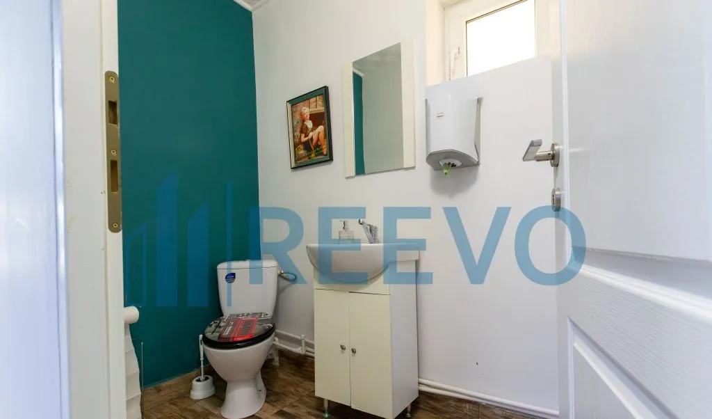 Cladire si teren pentru investitie central Roman