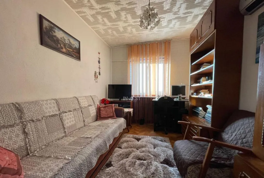 Apartament 4 camere decomandat zona Pacurari Esplanada