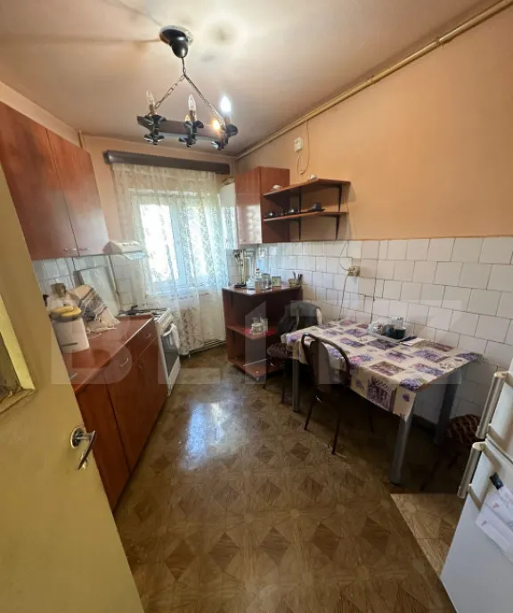 Apartament 4 camere decomandat etaj intermediar Primaverii