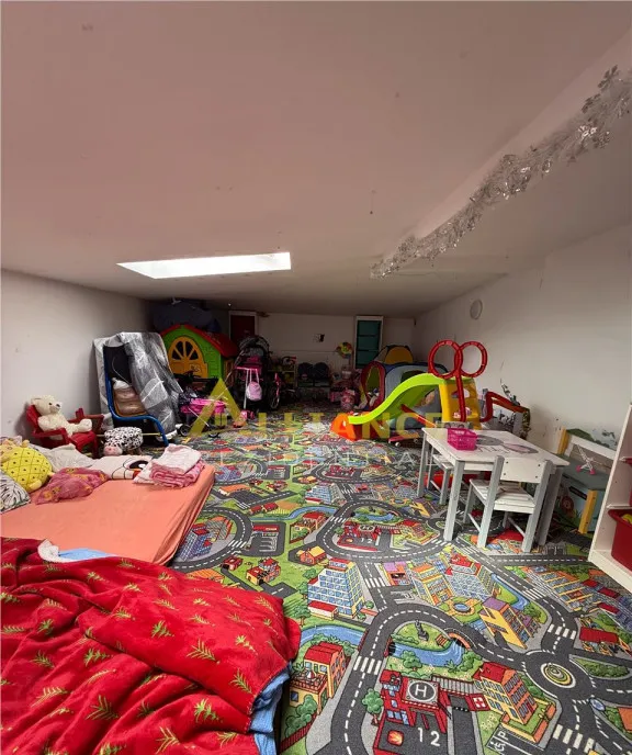 Apartament 4 camere de - 145 55 mp - mansarda - blo