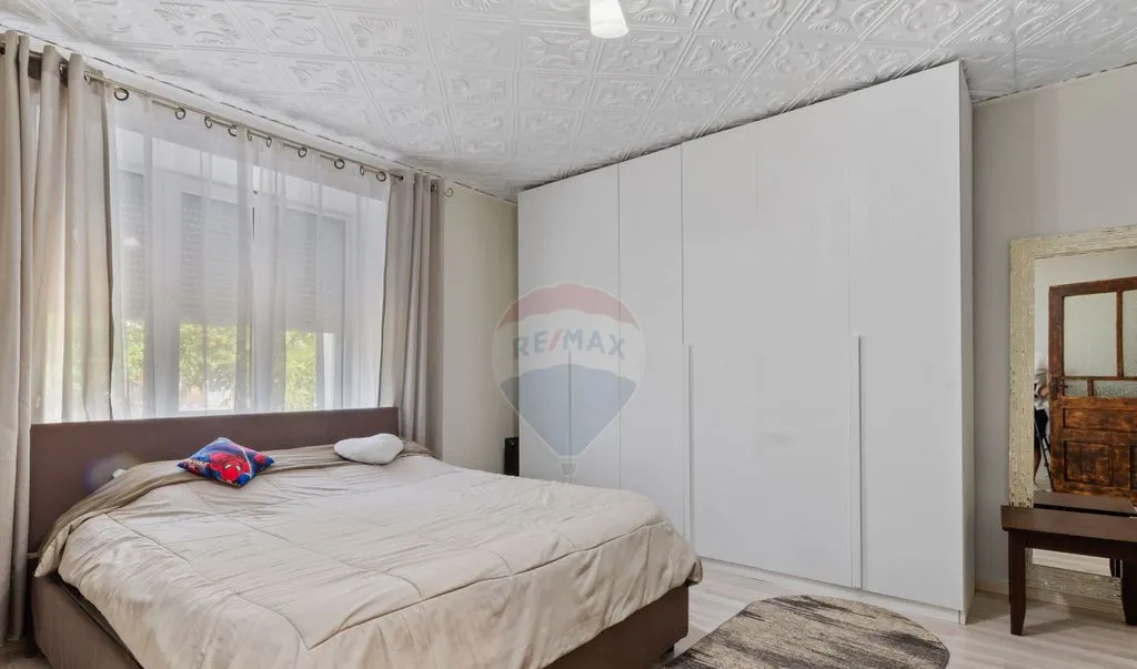 Casa de vanzare cu 5 camere Nadab oras Chisineu Cr