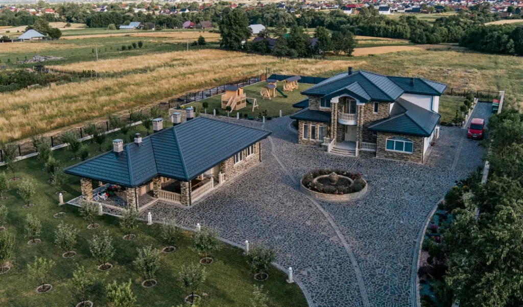 Apartament ultracentral complet renovat - Deva zona Pro