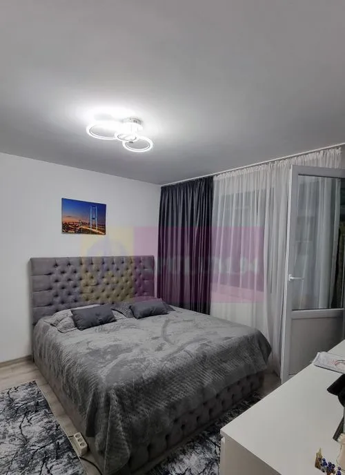 Apartament 3 camere 3/4 Piata Resita