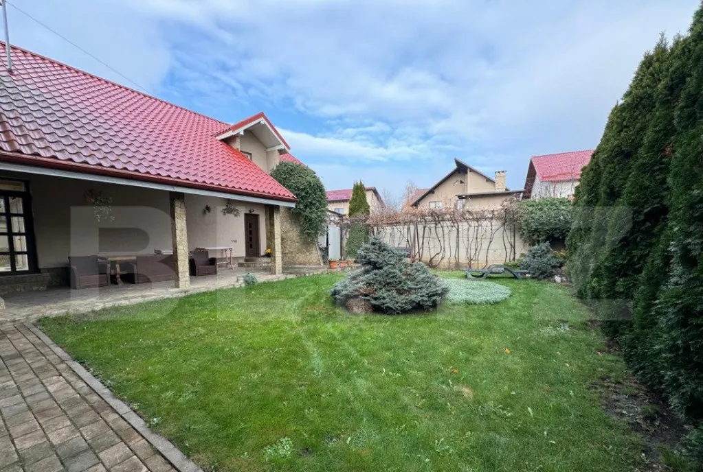 Casa impresionanta 250 mp cu gradina generoasa 1000 mp