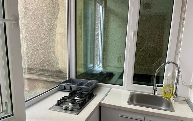 Ofer spre inchiriere garsoniera in vila zona Cotroceni