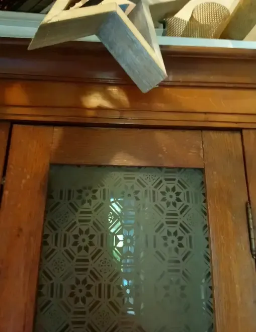 Dulap lemn de cires anii 20