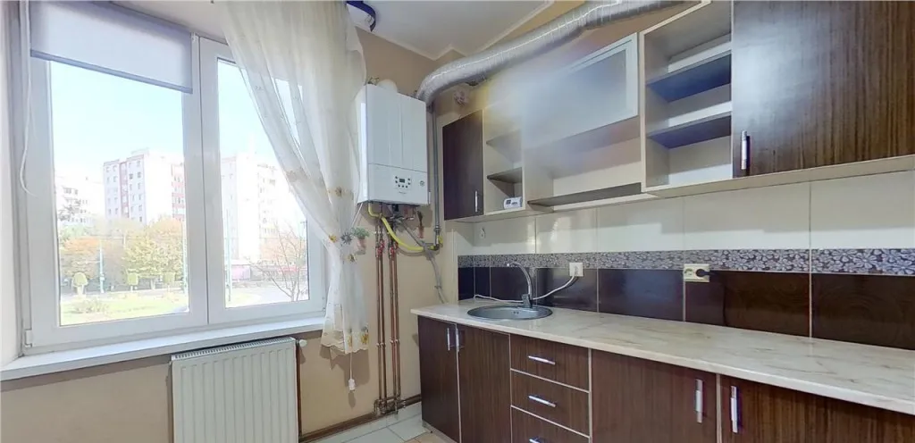 Tur 3D Decomandat si ergonomic configurat Semicentral Bra