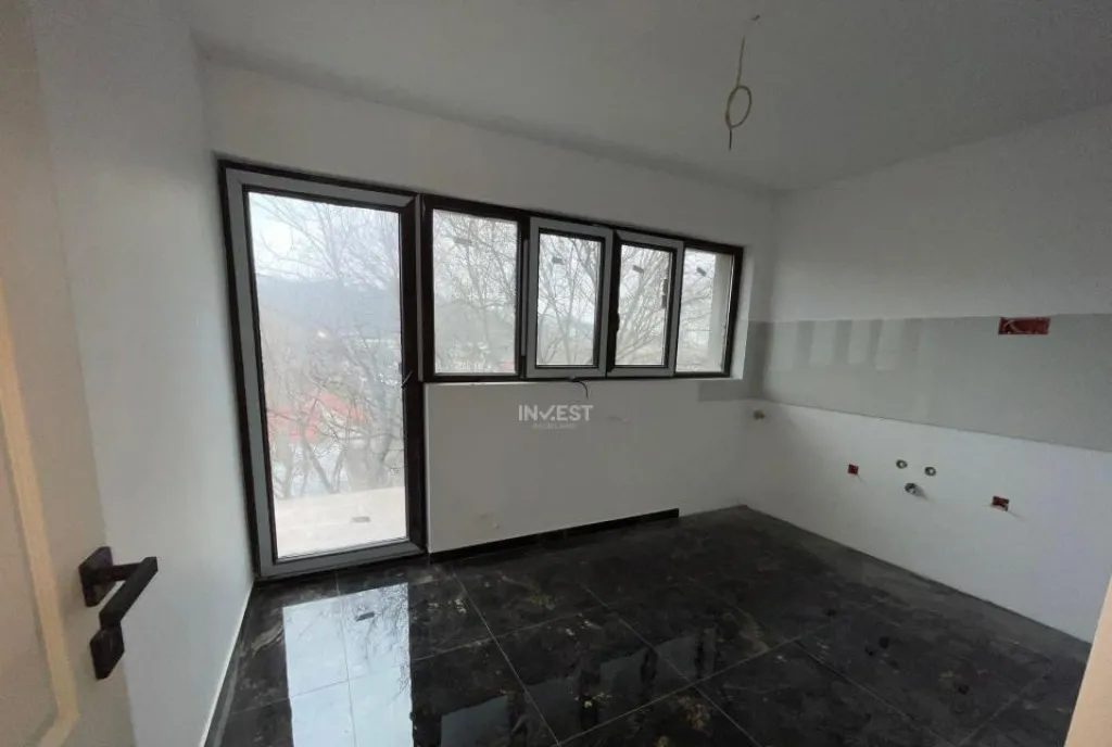 Apartament 3 camere decomandat zona Pacurari Esplanada