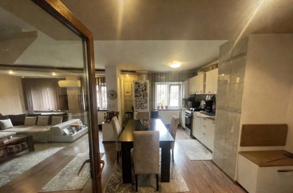 Apartament 4 camere decomandat parter 87 45 mp zona 1 Ma