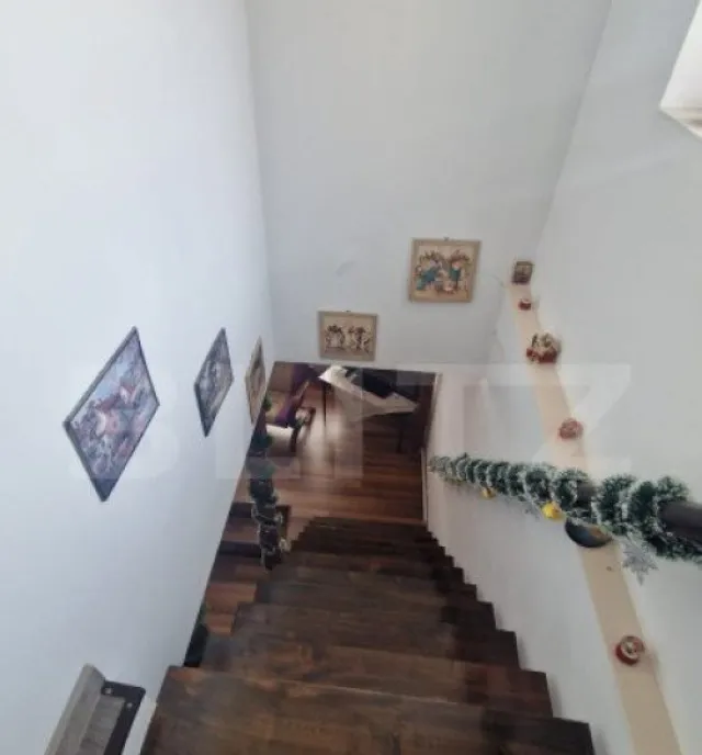 Casa de vanzare cu 3 camere 95 mp zona Craiter