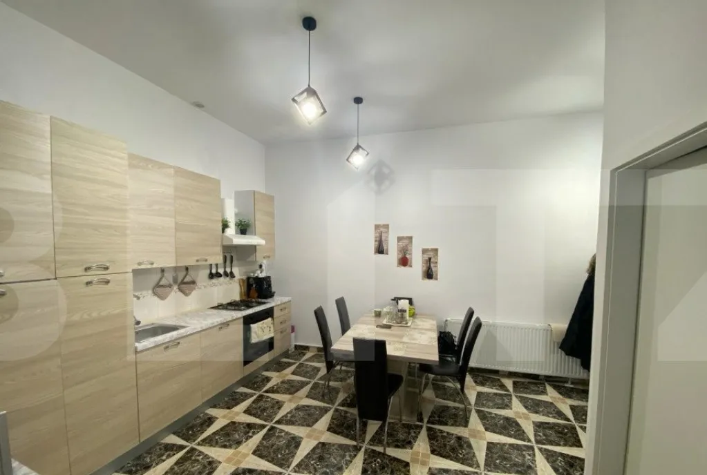 Apartament de 3 camere decomandat 74 mp zona Piata Unirii