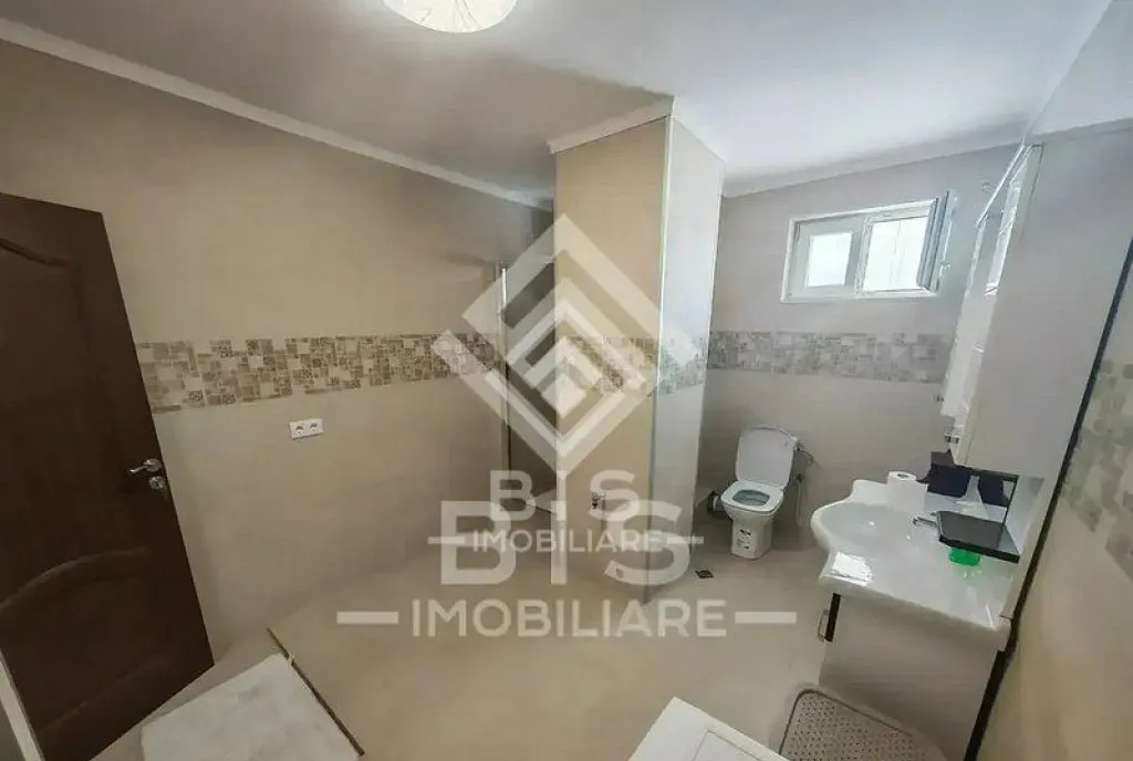 Apartament spatios etaj 2 92 mp