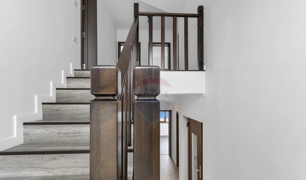 Casa noua finisata complet 150 mpu de vanzare in Livada