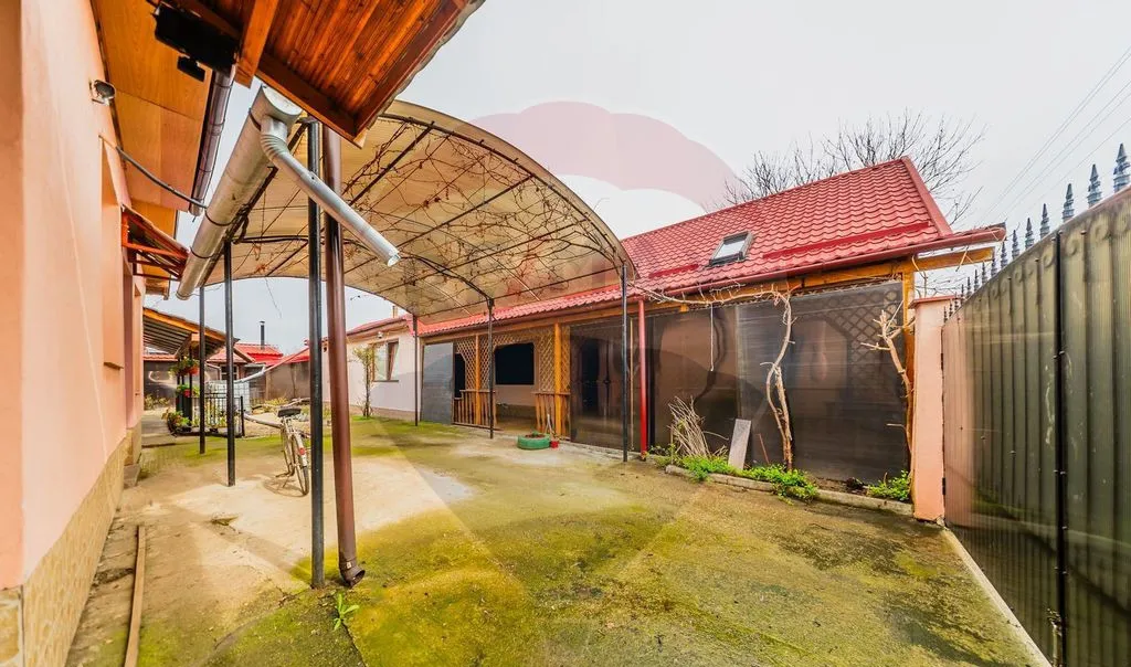 Casa mare de vanzare comuna Iratosu