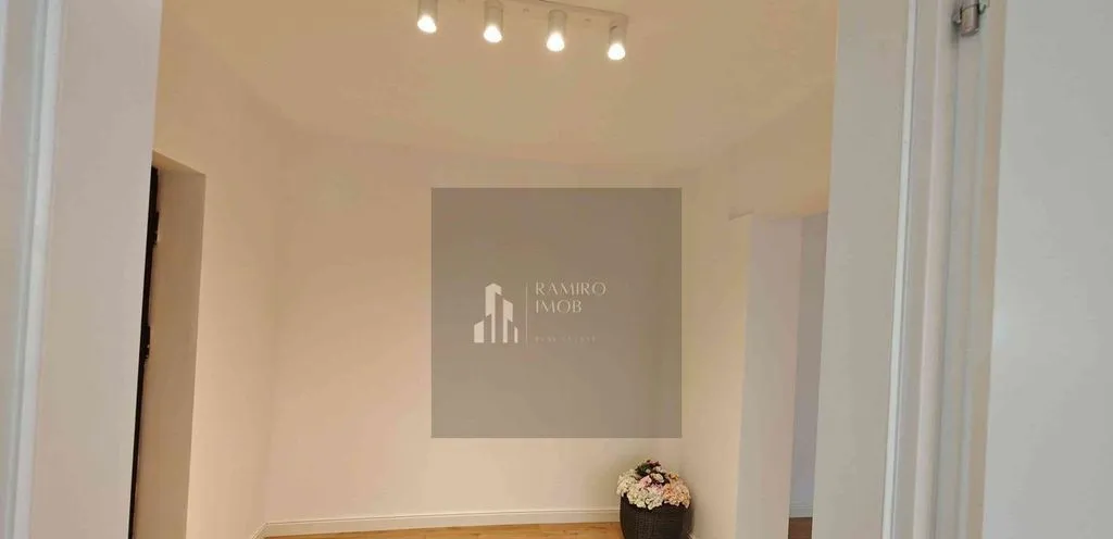 Ap 2 Camere 60mp Renovat Bloc 1984 Piata Resita Berce