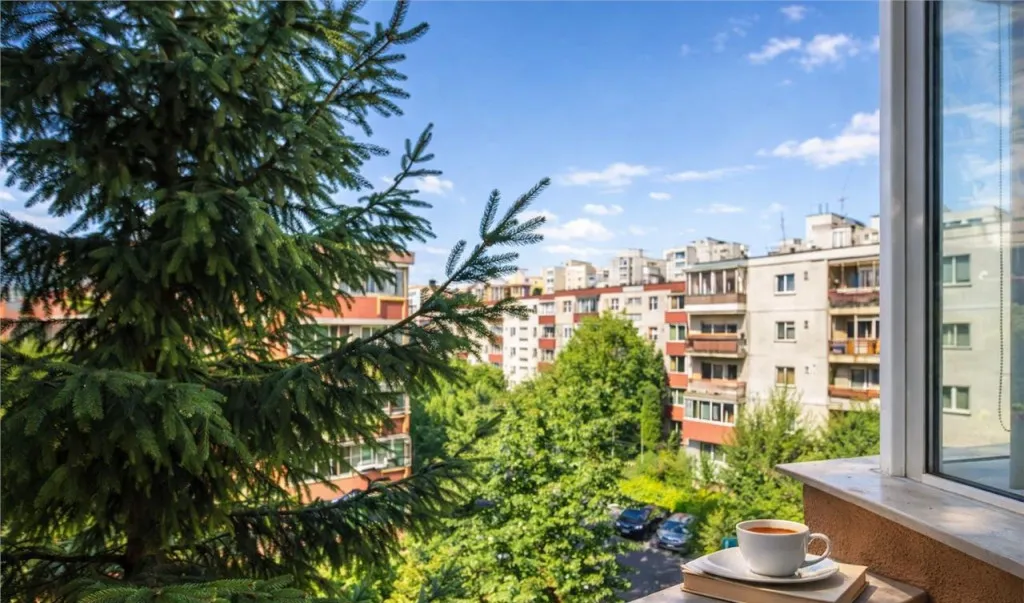 Decomandat 60mp vitalizat 2 balcoane living 24mp areal linis