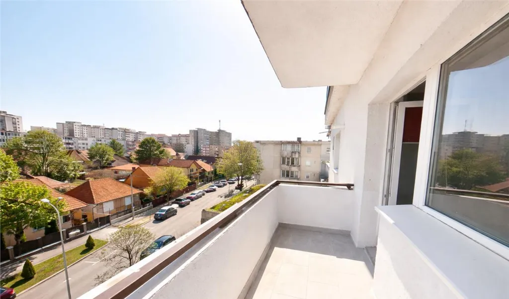 Decomandat 60mp vitalizat 2 balcoane living 24mp areal linis