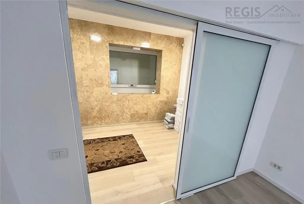 Apartament 3 camere nemobilat Centru Civic