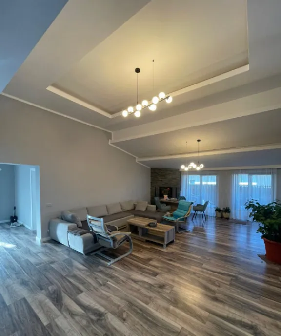 Casa ultramoderna - constructie 2025 252 mp utili t