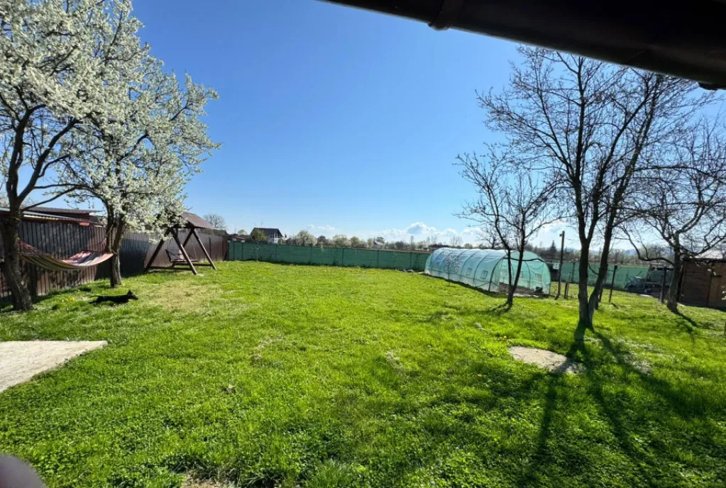 casa cu teren generos- zona linistita