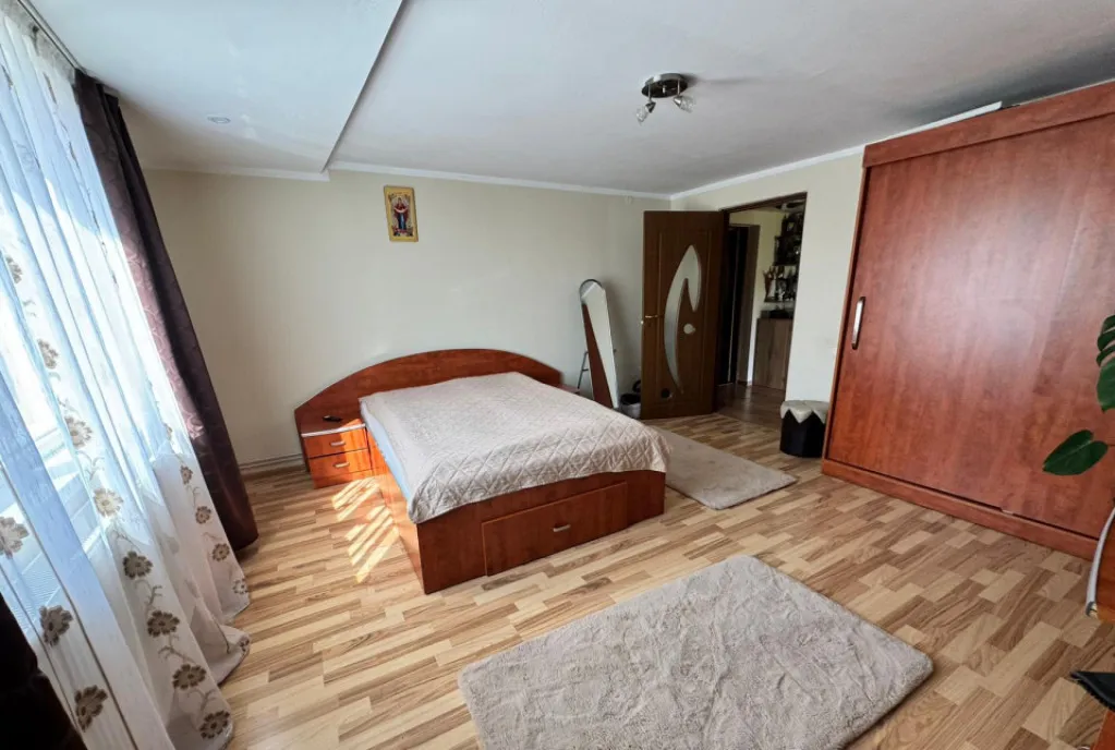 casa cu teren generos- zona linistita