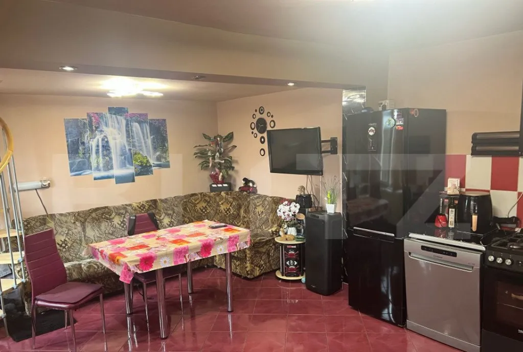 Casa cu 3 camere 115 mp zona semicentrala