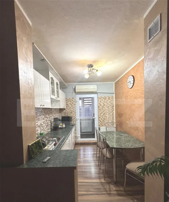 Apartament cu 3 camere confort si liniste - zona Lipove