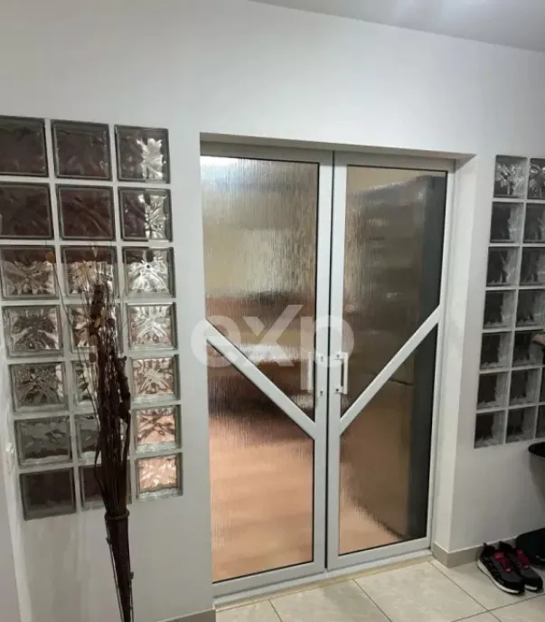 De vanzare apartament 3 camere decomandate 70 m2 et 1 zo