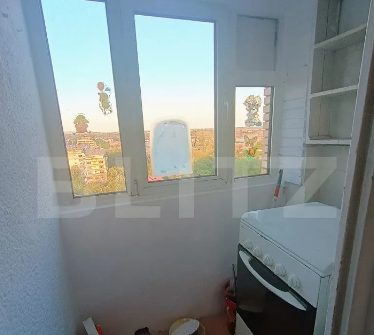 Apartament 4 camere 3 balcoane inchise zona Gara de Sud