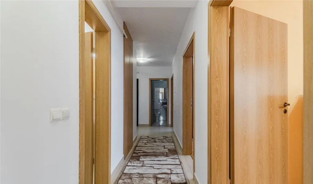 Film Apartament 3 camere 2 bai decomandat accesorizat parca