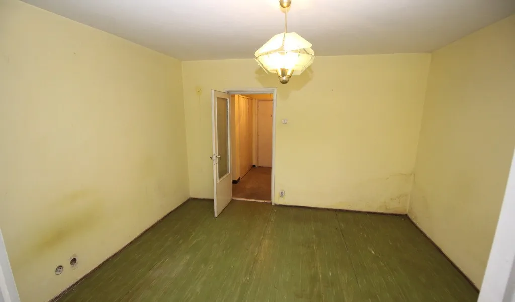 Titan metrou si parc ior bloc in reabilitare