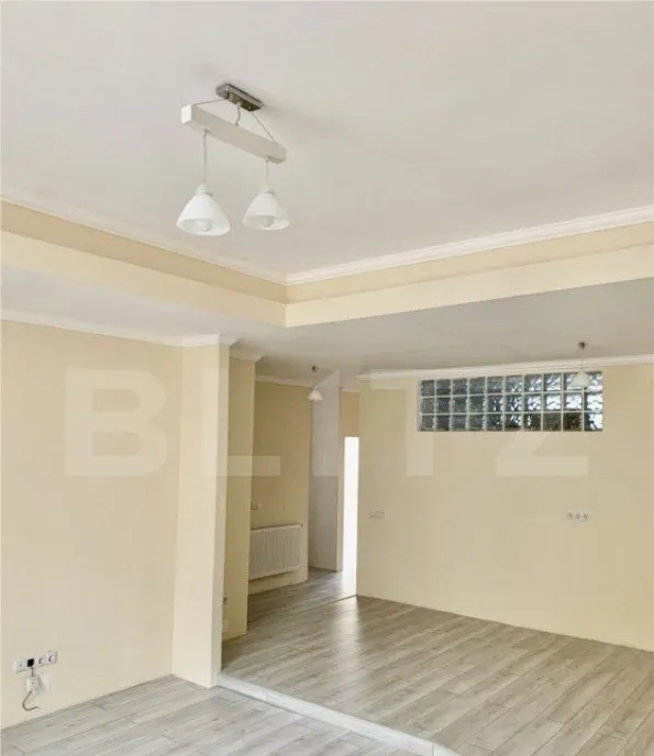 Apartament 4 camere 95 mp zona Horea Centru