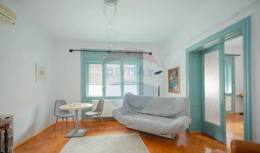 Casa cu teren 360 mp central zona Bd Dacia Canonicil