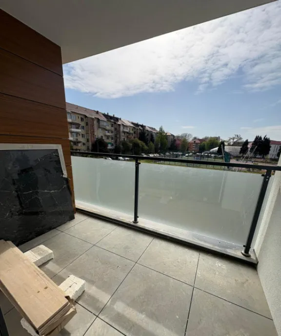 Apartament 3 camere 67 mp zona Sasar