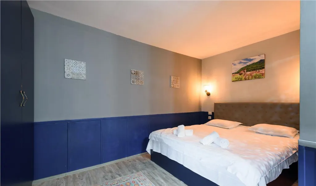 Apartament extins trei unitati locative cu baie proprie ce