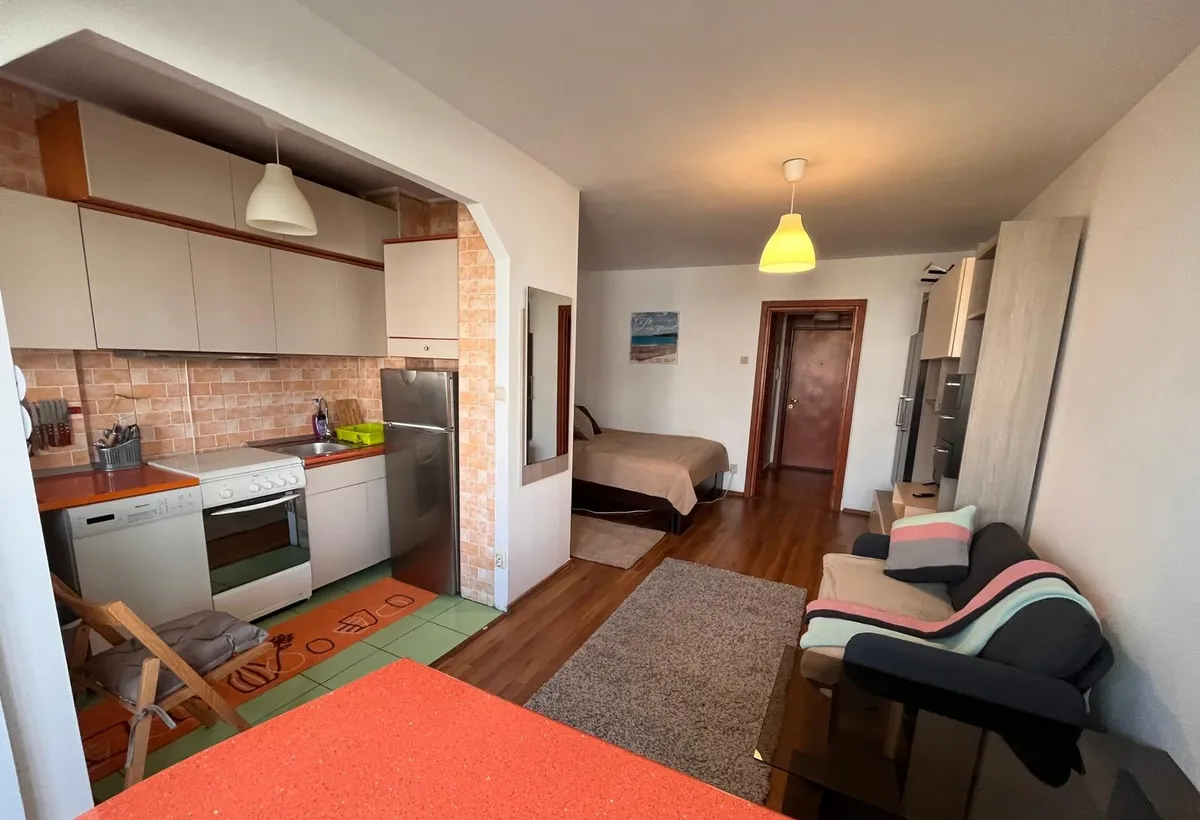 Baba Novac fix langa parc ior metrou Dristor bloc mixt