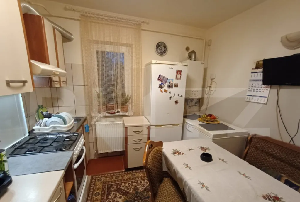 Apartament 3 camere semidecomandat 62 mp zona Marasesti