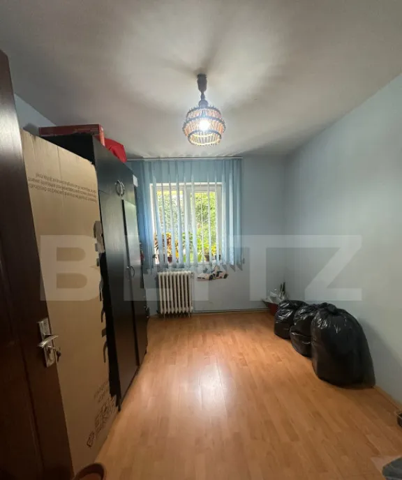 Apartament 3 camere 64 mp Manastur parter logie bloc