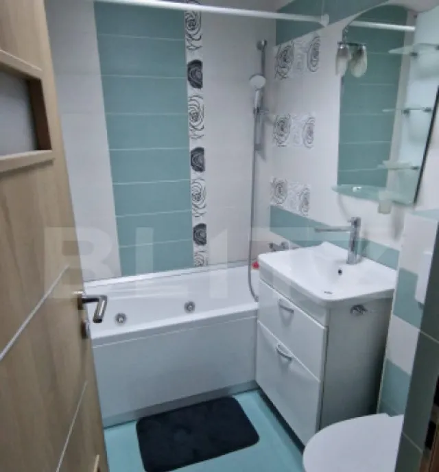 Apartament 3 camere 57 mp zona Micro 1