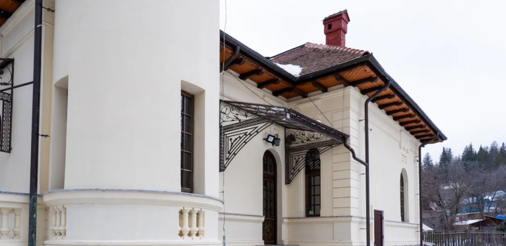 Hale intr o zona industriala usor accesibila