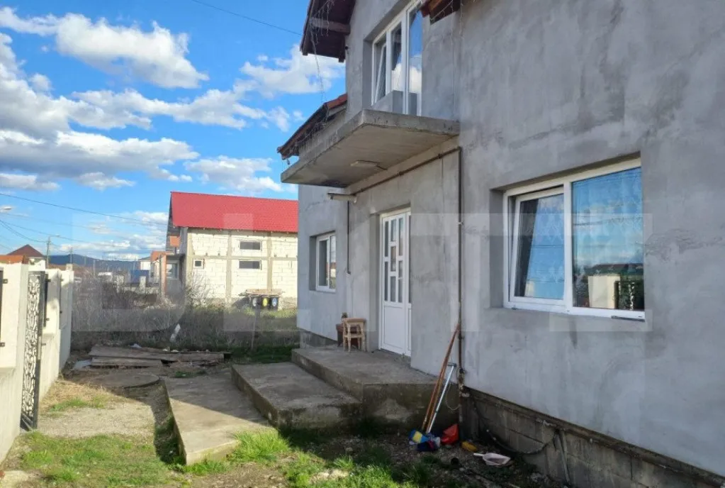 Casa de vanzare 220 mp utili 300 mp teren fro
