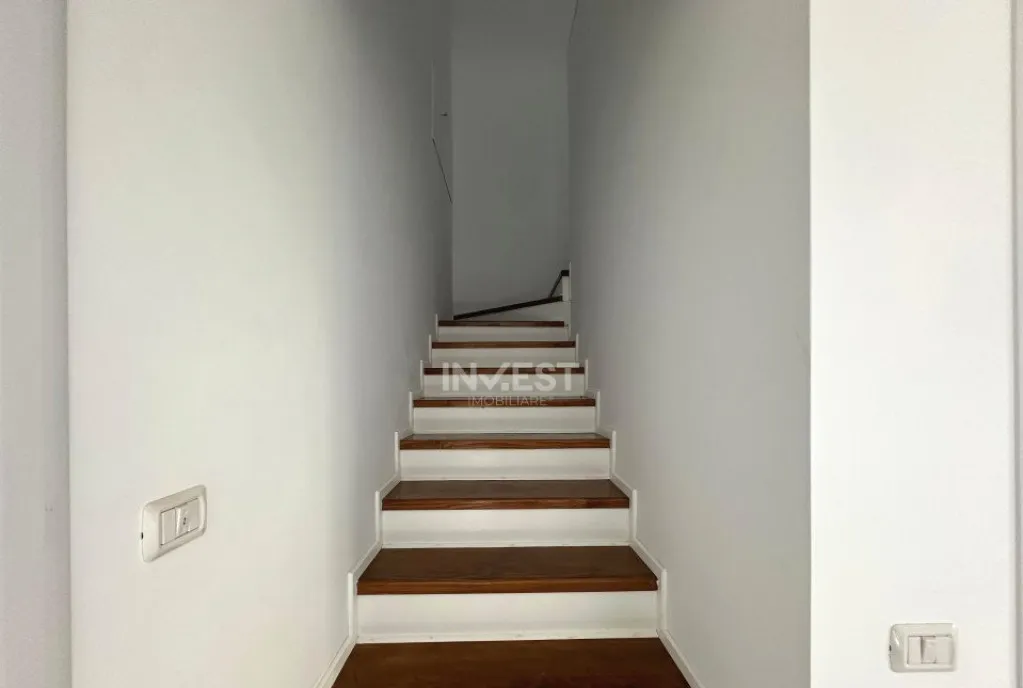 Casa 5 camere popas pacurari valea lupului