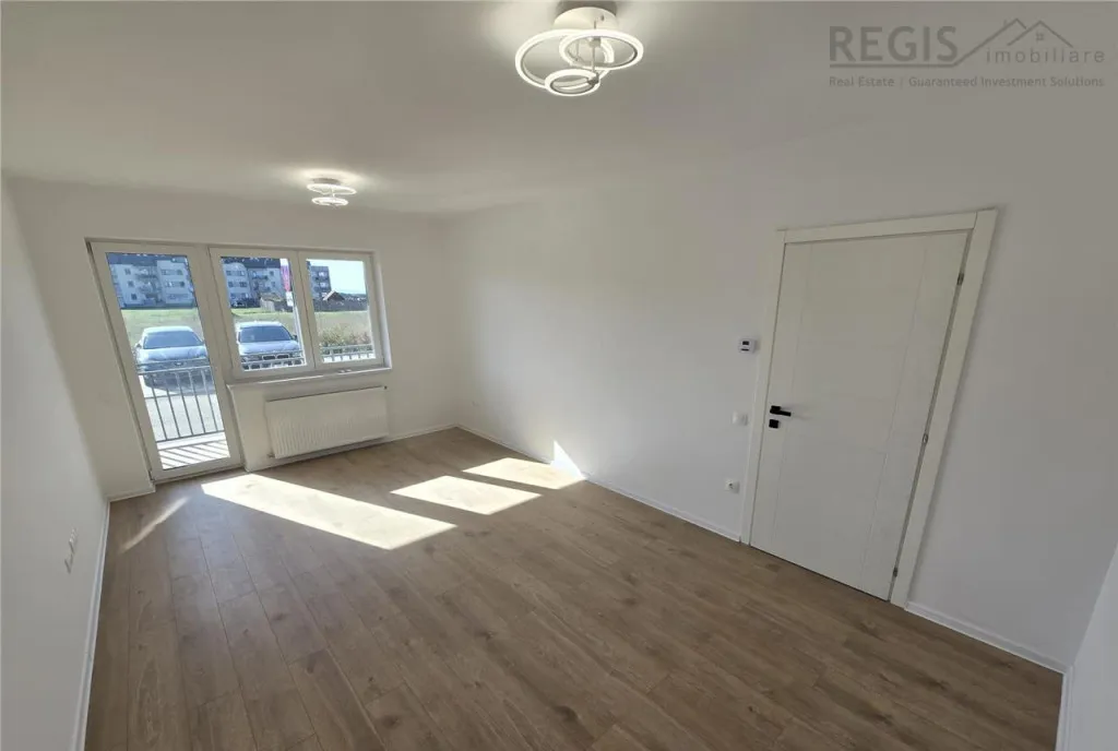 Apartament 2 camere zona Coresi Loc de parcare