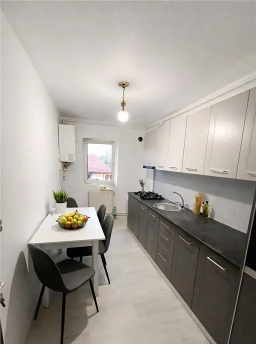 Apartament 3 camere decomandat cu 2 bai etaj 1 Bartolome