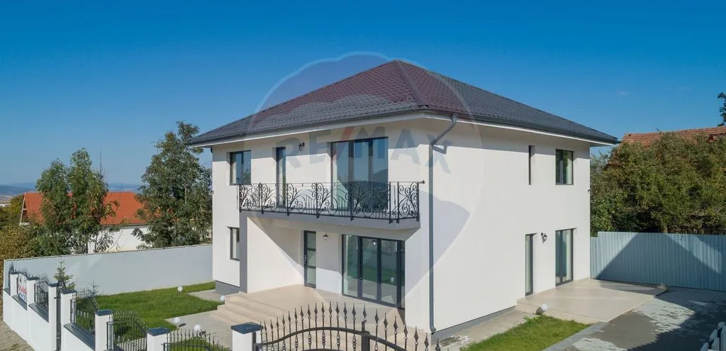 Casa moderna Bunloc vedere Bucegi 186 mp