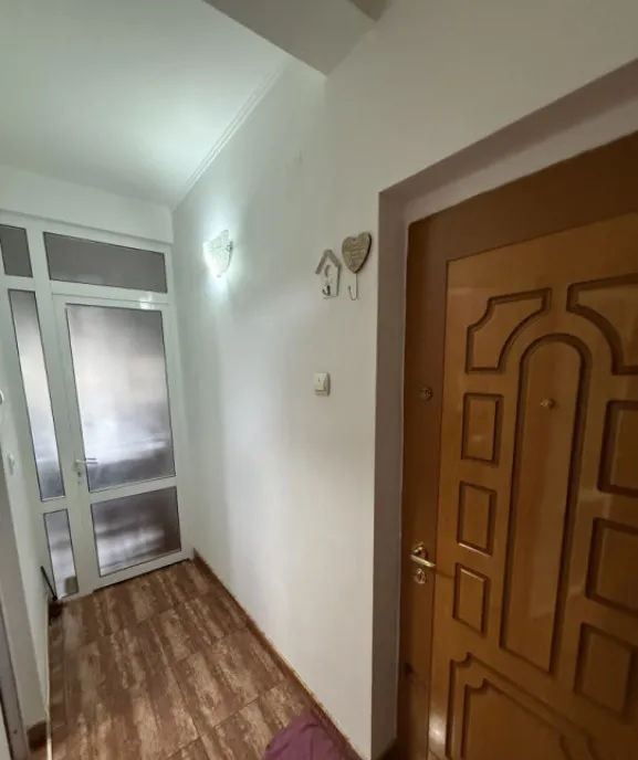 Garsoniera de vanzare in vila - zona 23 August etaj 1