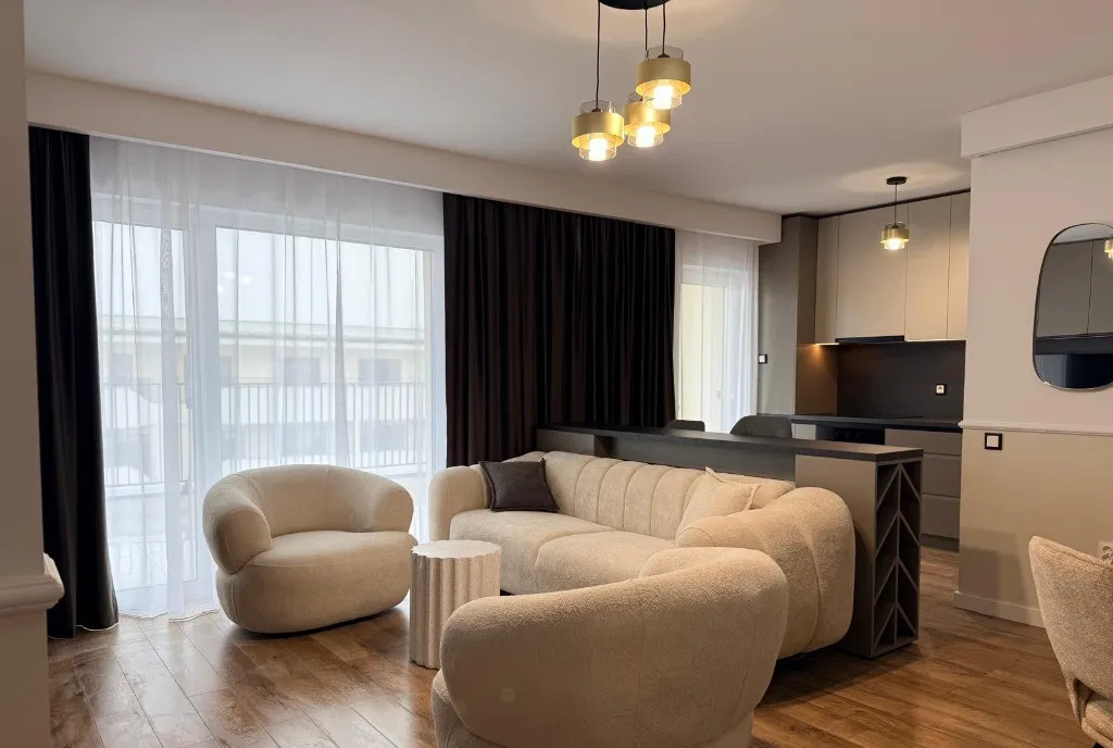 Penthouse 3 camere la Cheie str Eroilor Floresti