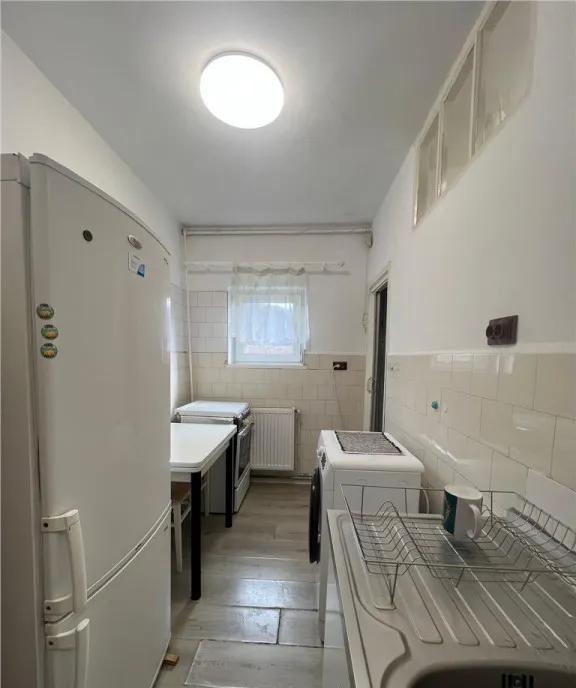 Spatiu configurat pe trei niveluri Central Brasov