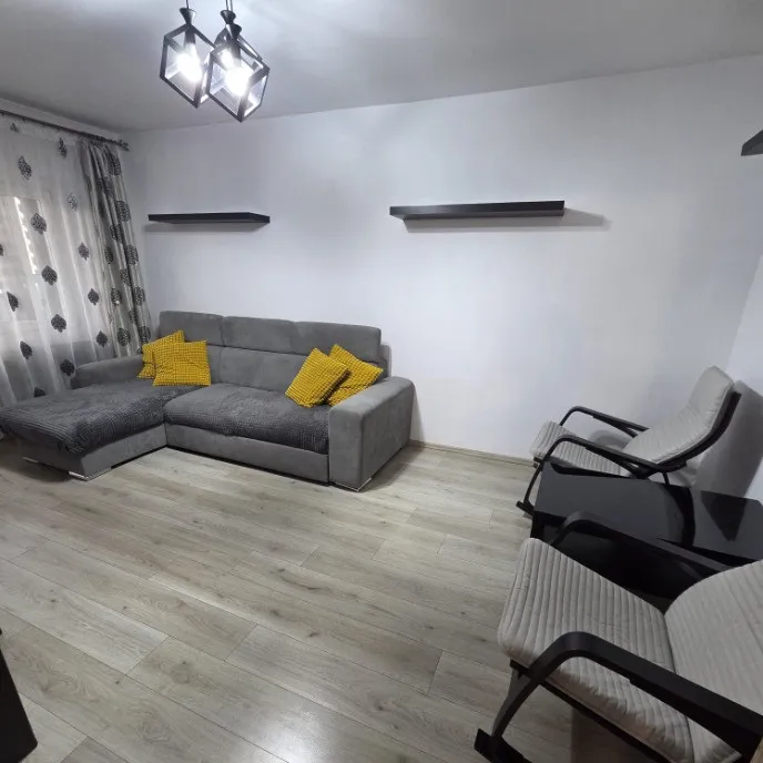 Inchiriere apartament 3 camere deasupra magazinului Bucur Obor Almo